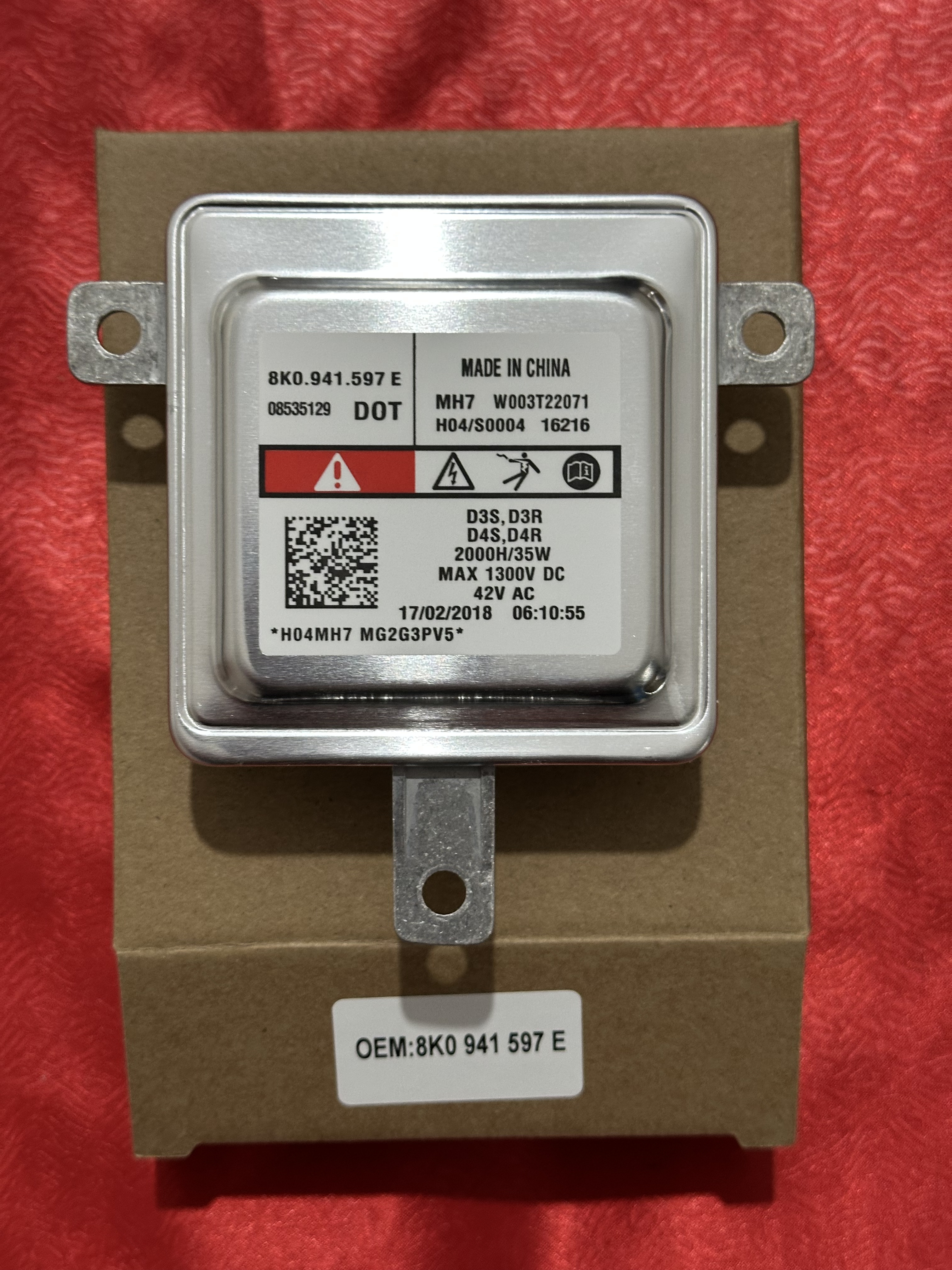 8K0941597E XENON FAR BEYNİ