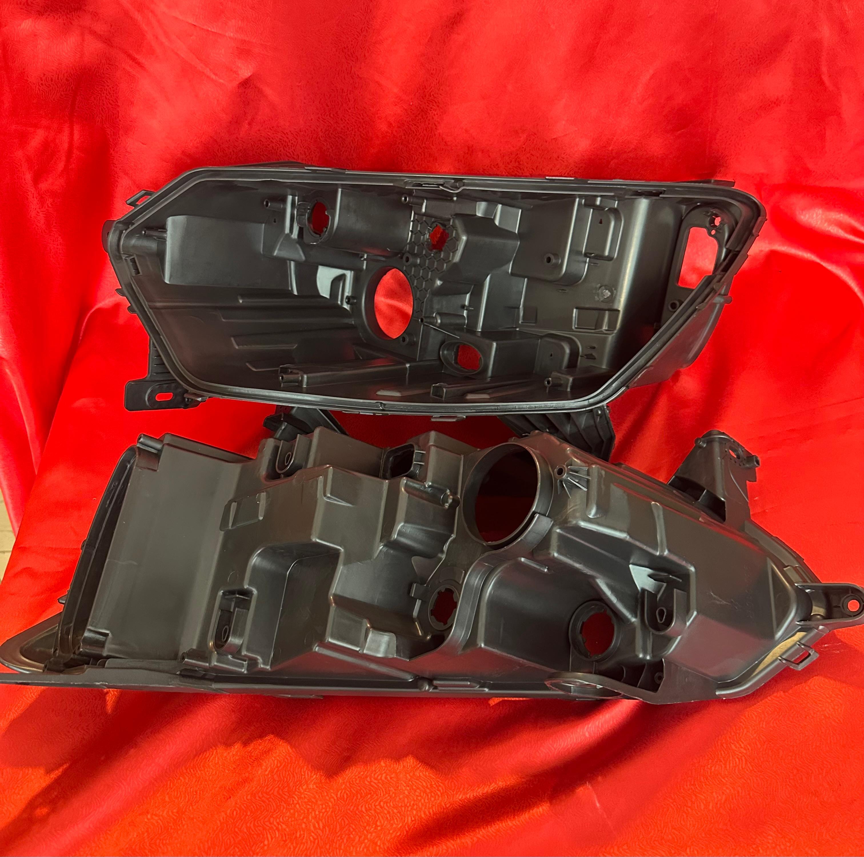 TAKIM DACİA SANDERO 22-24 FAR KASASI