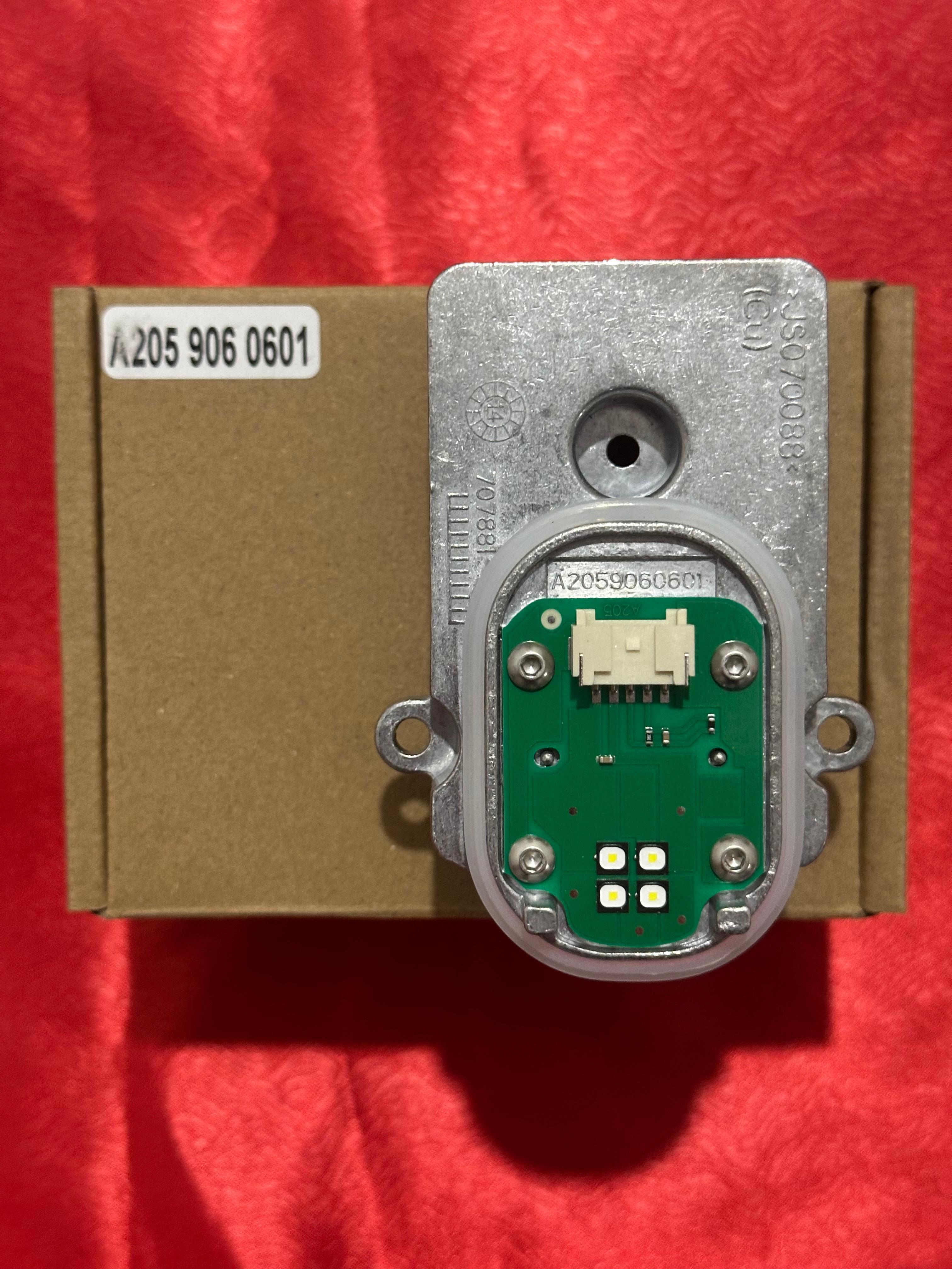 A2059060601 W205 STANDART FAR GÜNDÜZ LED MODÜLÜ