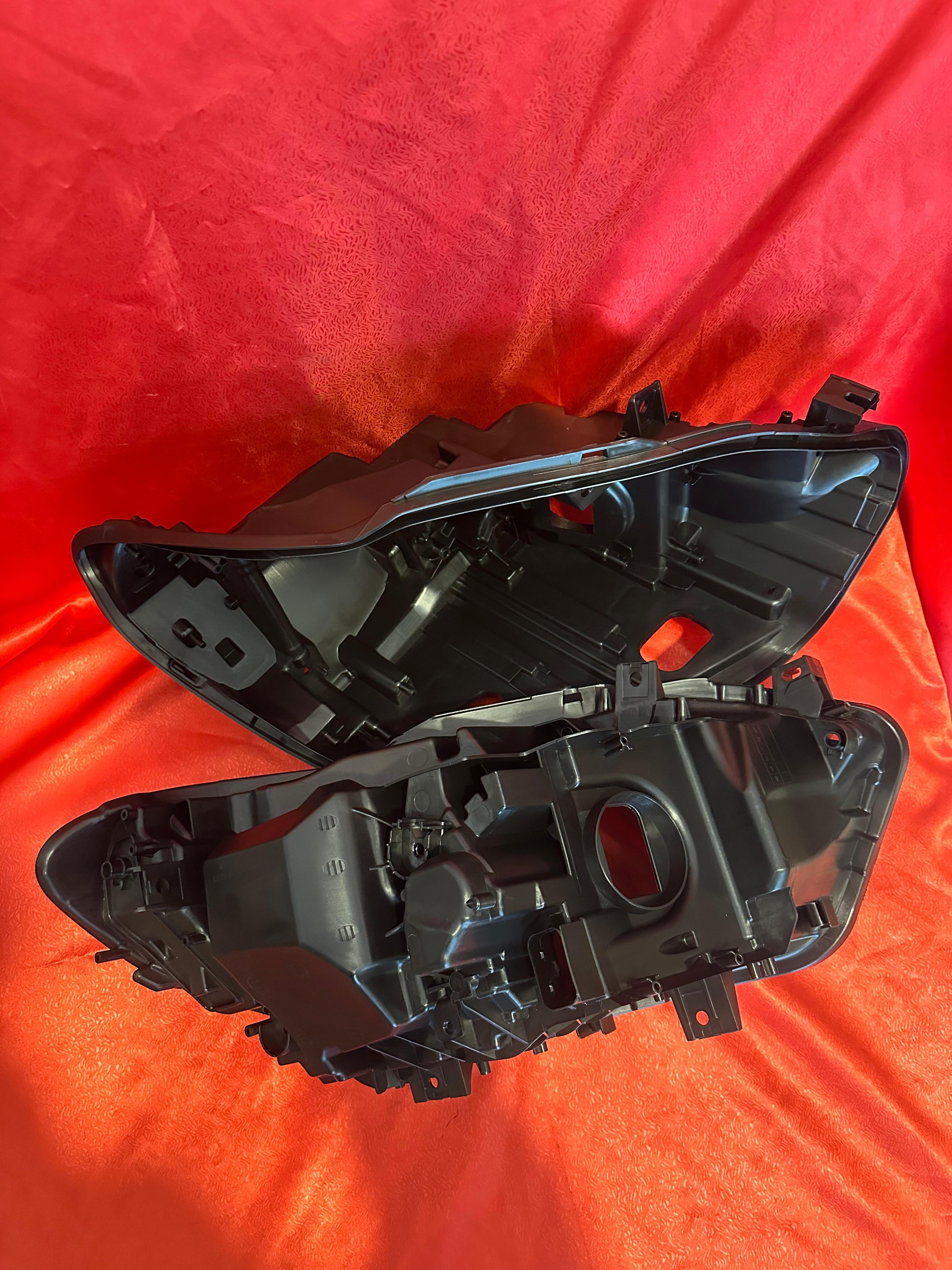 R BMW F20 15-18 LCİ FAR KASASI SAĞ