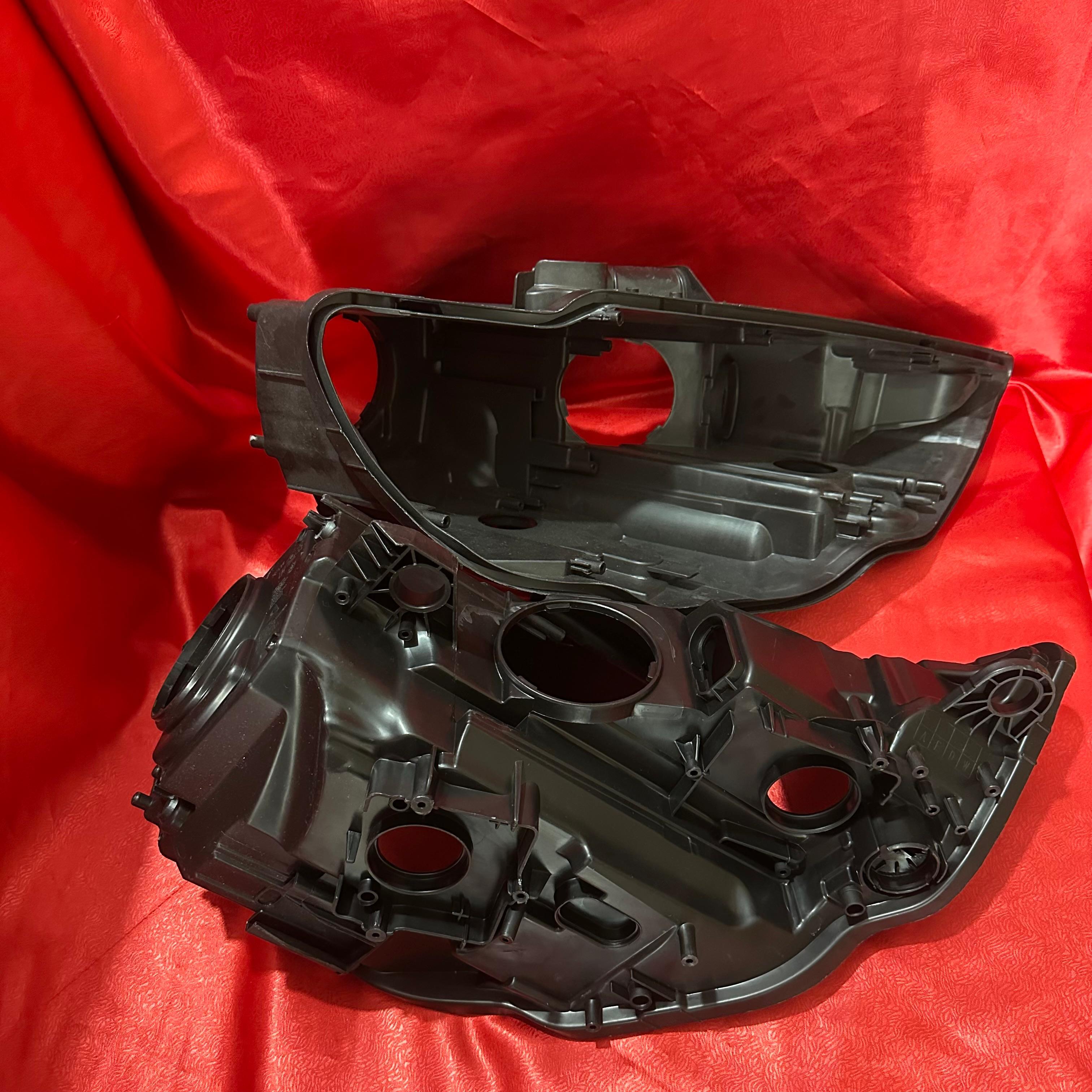 TAKIM AUDİ A3 13-16 FAR KASASI