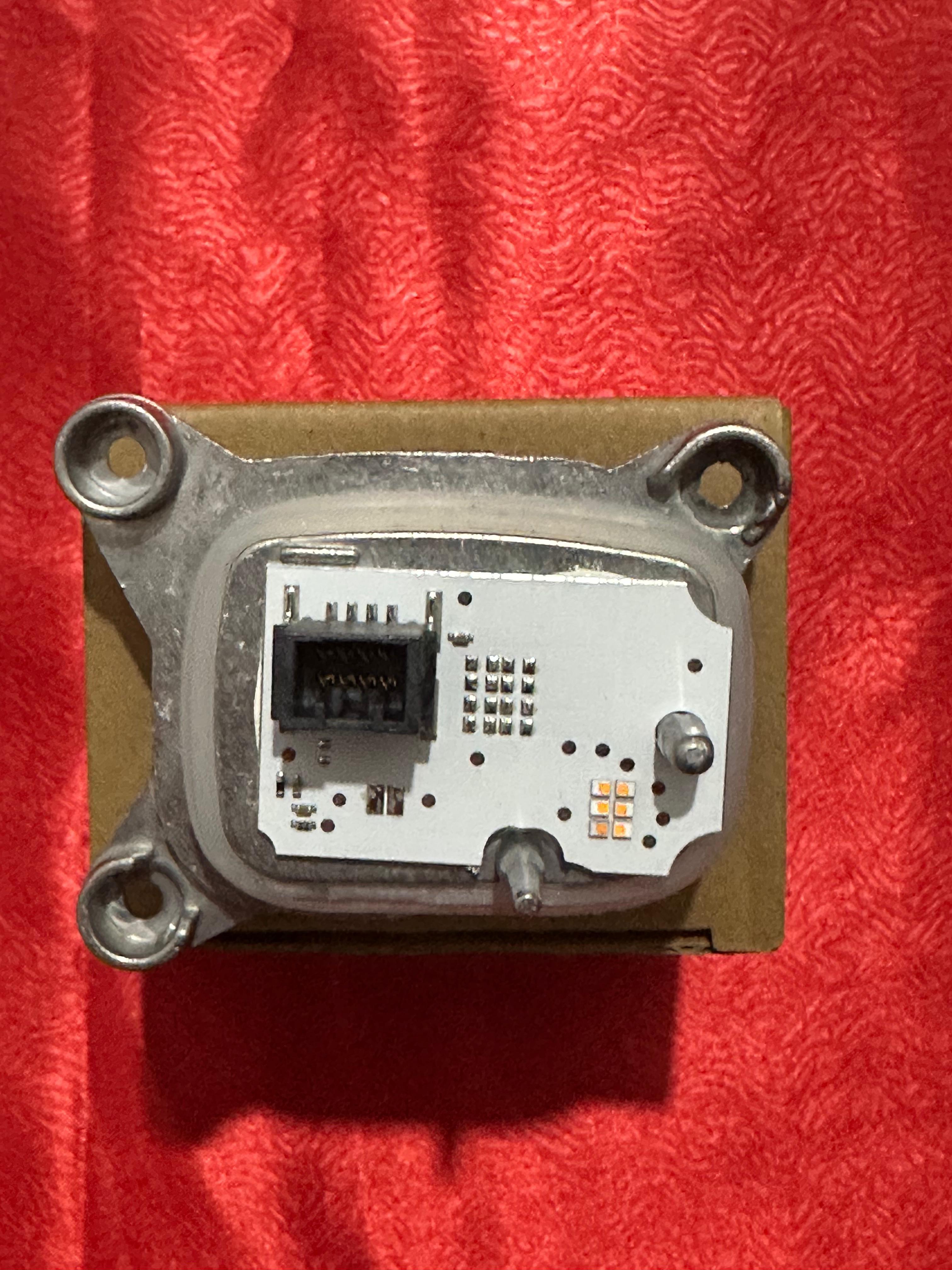 7493232 BMW F32 LED MODÜLÜ SAĞ