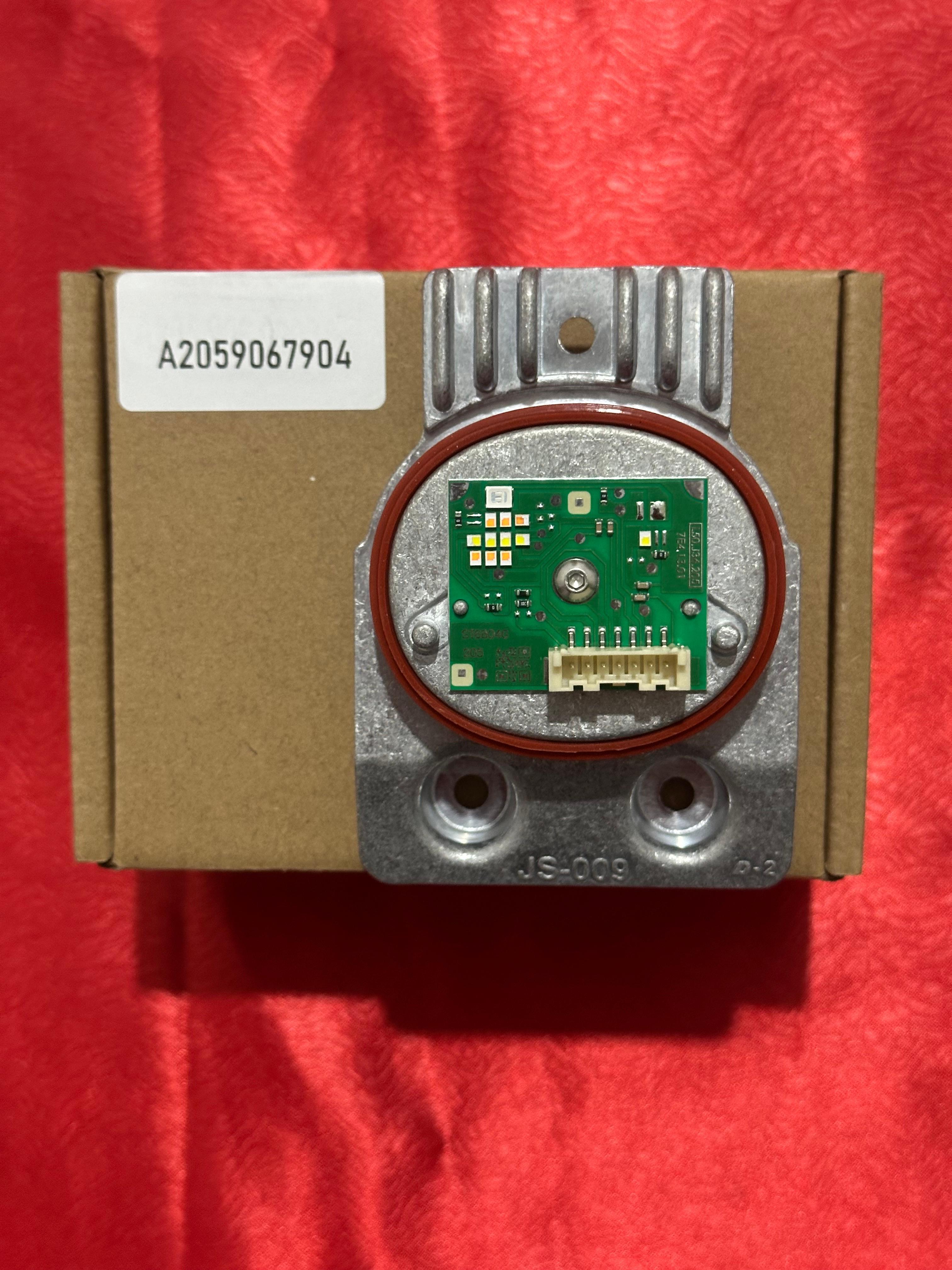 A2059067904 W205 FULL LEDLİ FAR LED MODÜLÜ SAĞ