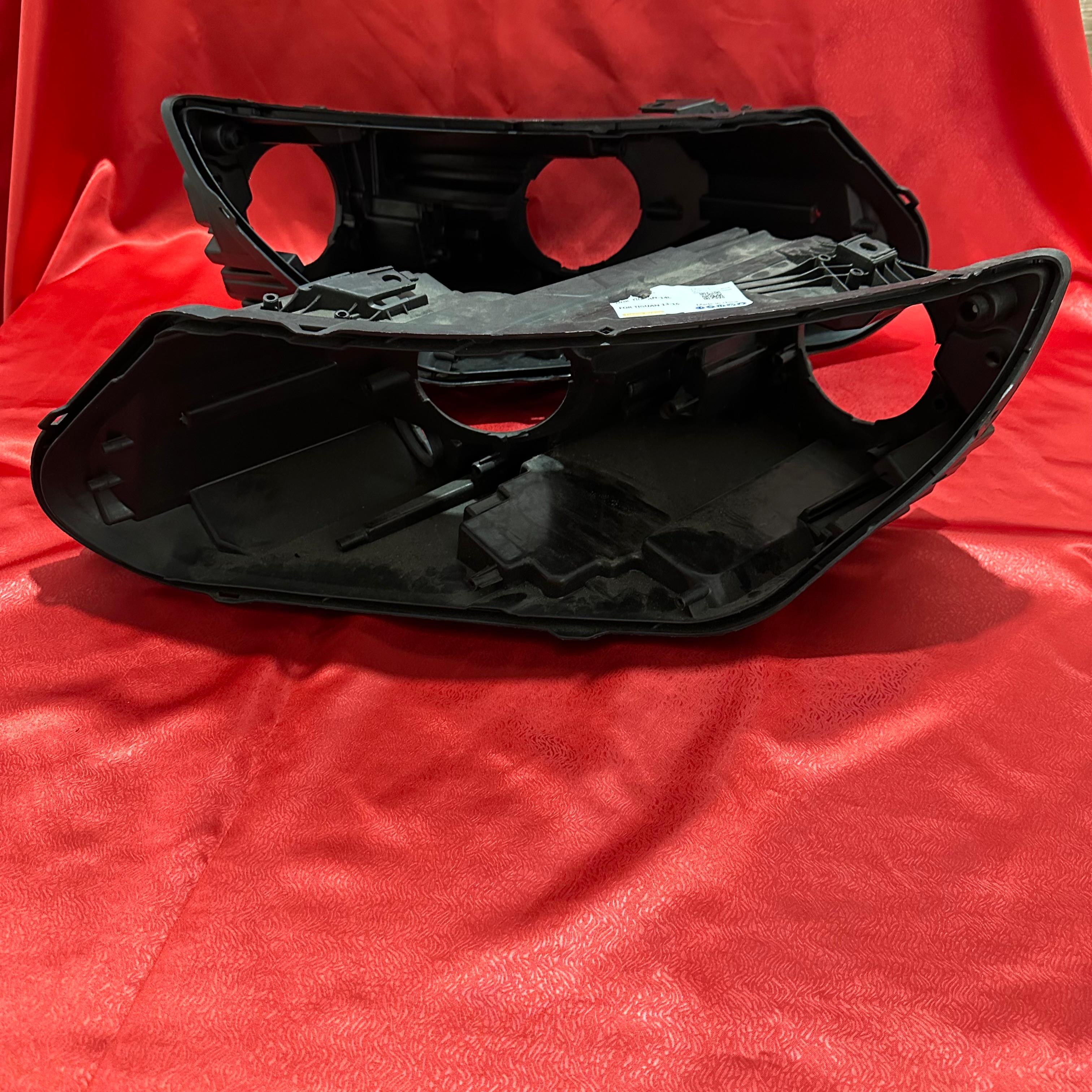 TAKIM VW TİGUAN 13-16 HALOGEN FAR KASASI