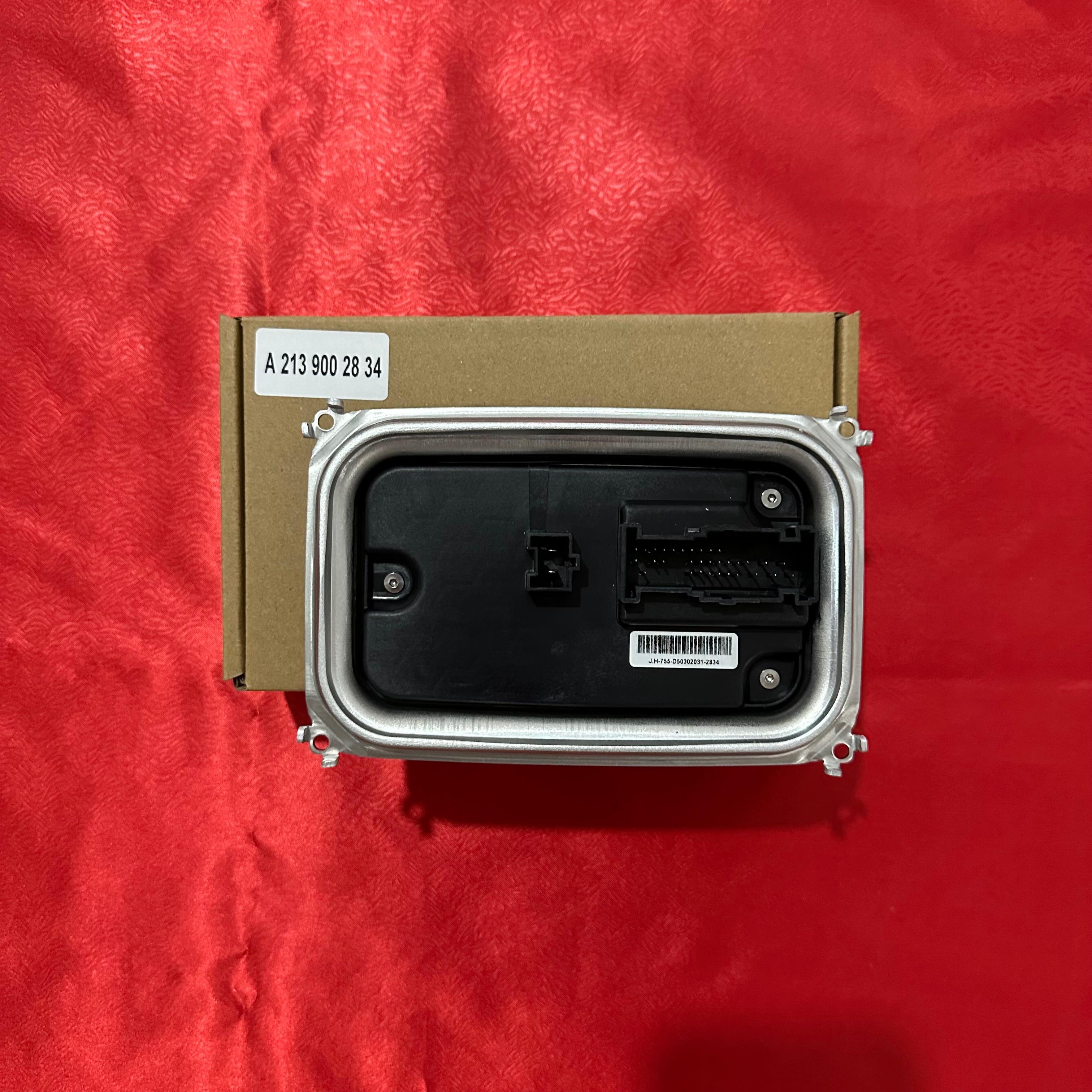 A2139002834 W213 MAKYAJLI LED FAR BEYNİ SAĞ