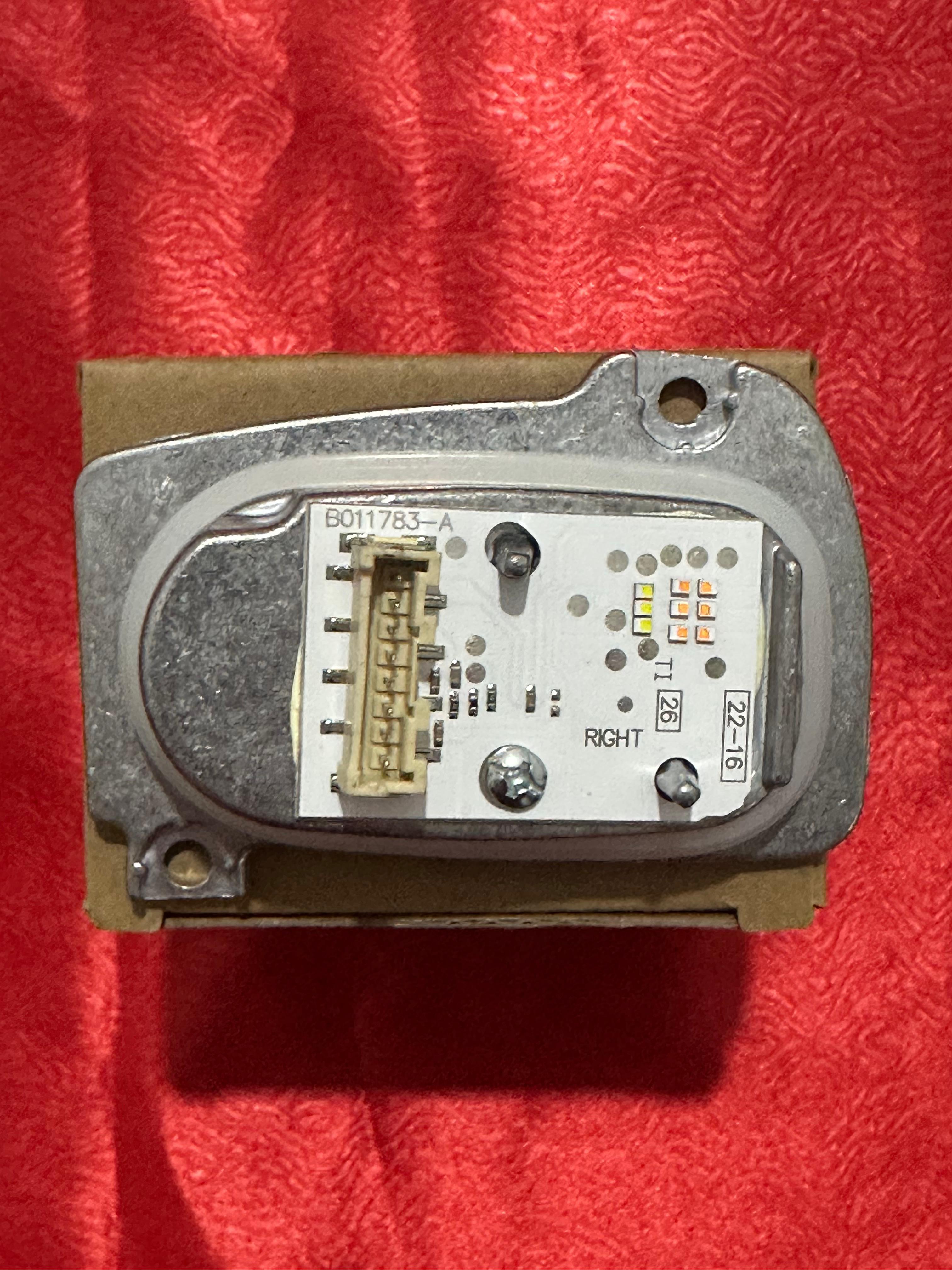 8V0998474A AUDİ A3 17-20 MATRİX LED MODÜLÜ SAĞ