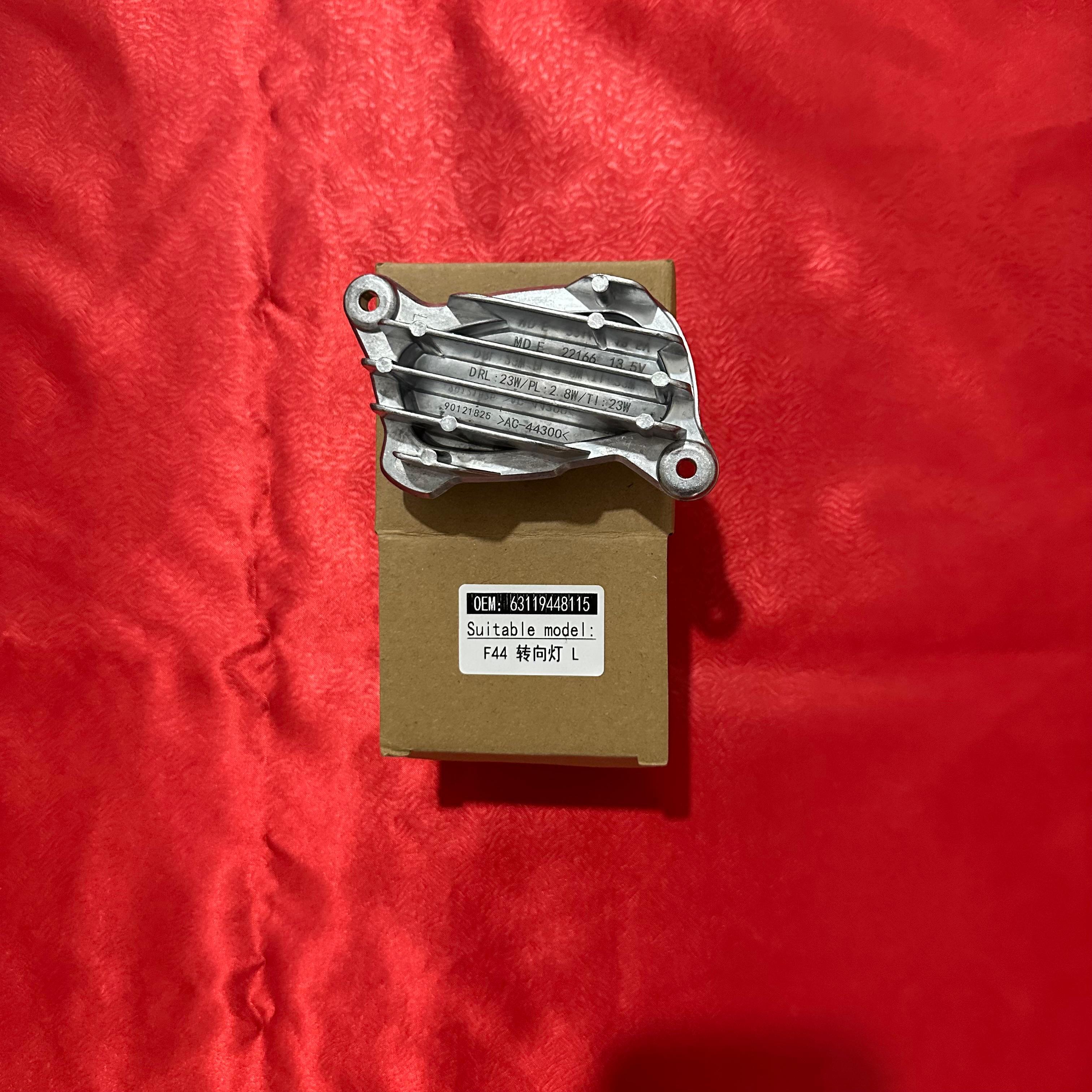 9448116 BMW F40 F44 ÜST LED MODÜLÜ SAĞ