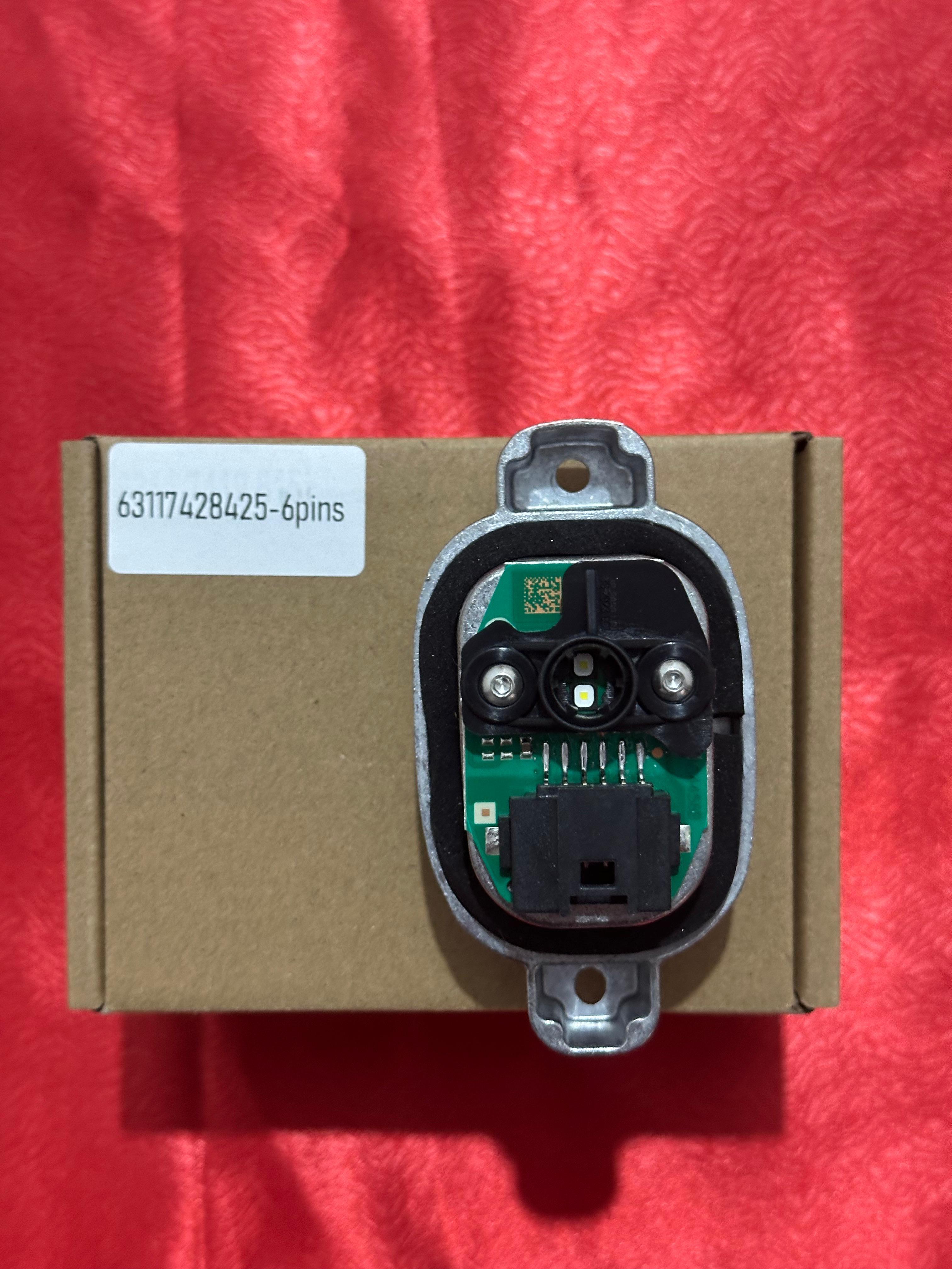 7428425 6 PİN F20 LCİ LED MODÜLÜ